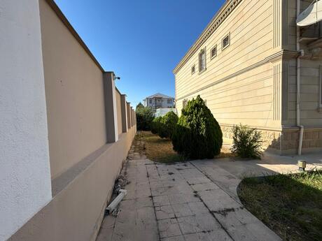 7 otaqlı həyət evi/bağ evi - Novxanı q. - 350 m²