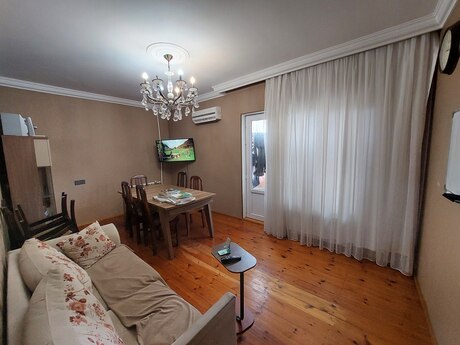 2 otaqlı köhnə tikili - 7-ci mikrorayon q. - 70 m²