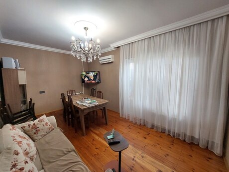 2 otaqlı köhnə tikili - 7-ci mikrorayon q. - 70 m²