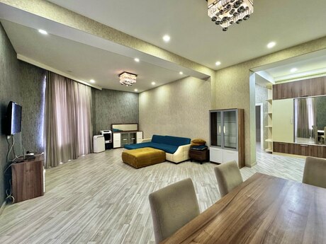 3 otaqlı yeni tikili - Ağ şəhər q. - 145 m²