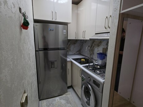 2 otaqlı köhnə tikili - Bakıxanov q. - 40 m²