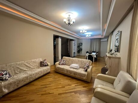 7 otaqlı həyət evi/bağ evi - Badamdar q. - 500 m²