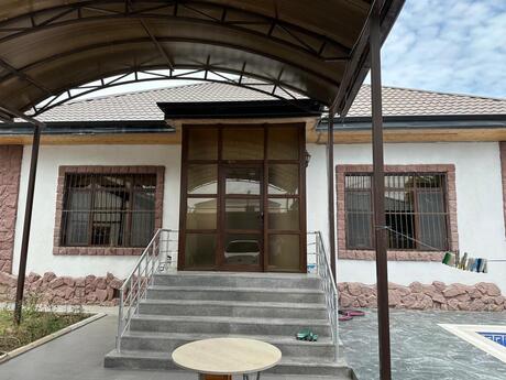 3 otaqlı həyət evi/bağ evi - Mərdəkan q. - 250 m²