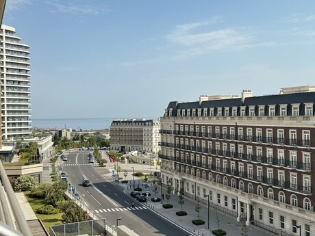 5 otaqlı yeni tikili - Ağ şəhər q. - 245 m²