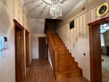8 otaqlı həyət evi/bağ evi - Avtovağzal m. - 305 m²
