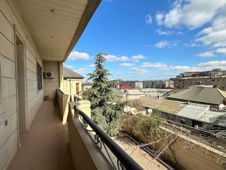 8 otaqlı həyət evi/bağ evi - Avtovağzal m. - 305 m²