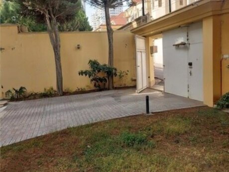 7 otaqlı həyət evi/bağ evi - Nəsimi r. - 600 m²