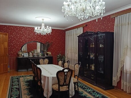 7 otaqlı həyət evi/bağ evi - Bakıxanov q. - 310 m²