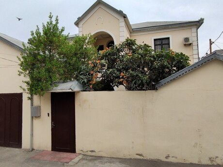 7 otaqlı həyət evi/bağ evi - Bakıxanov q. - 310 m²