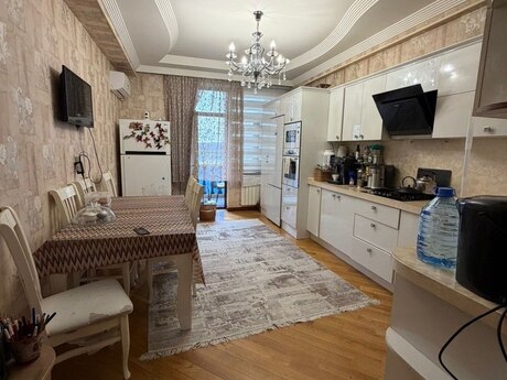 3 otaqlı yeni tikili - Nəriman Nərimanov m. - 150 m²