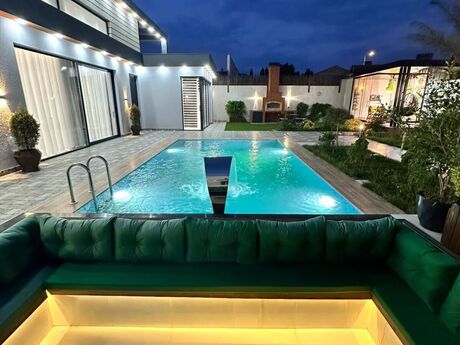 4 otaqlı həyət evi/bağ evi - Buzovna q. - 200 m²