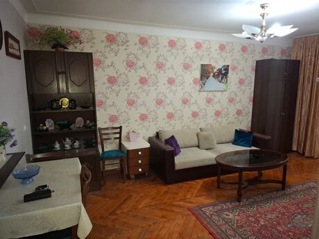 1 otaqlı köhnə tikili - İnşaatçılar m. - 32 m²
