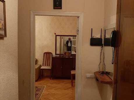2 otaqlı köhnə tikili - İnşaatçılar m. - 60 m²