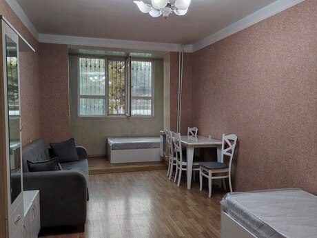 2 otaqlı köhnə tikili - Elmlər Akademiyası m. - 73 m²