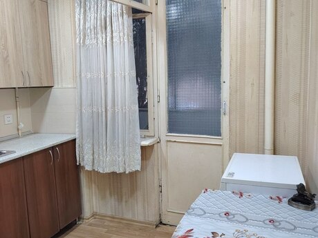 2 otaqlı köhnə tikili - Elmlər Akademiyası m. - 73 m²