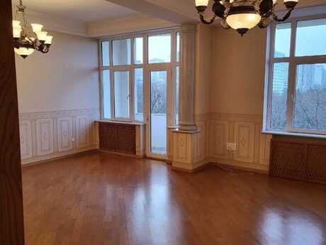 5 otaqlı mənzil, 220 m², Nərimanov: 650 000 ₼ 3