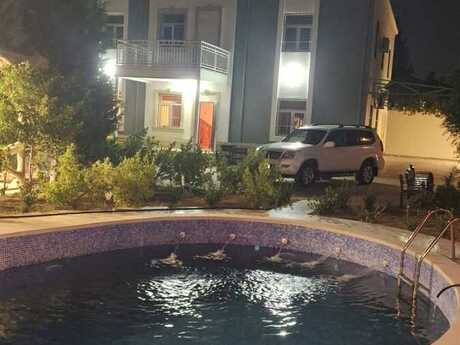 5 otaqlı həyət evi/bağ evi - Novxanı q. - 200 m²