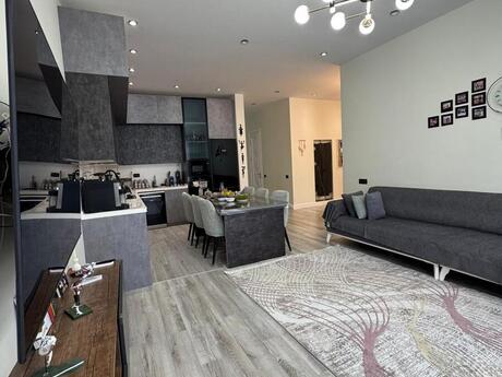5 otaqlı həyət evi/bağ evi - Nəsimi m. - 200 m²