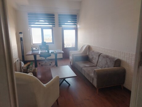 3 otaqlı ofis - Ağ şəhər q. - 120 m²