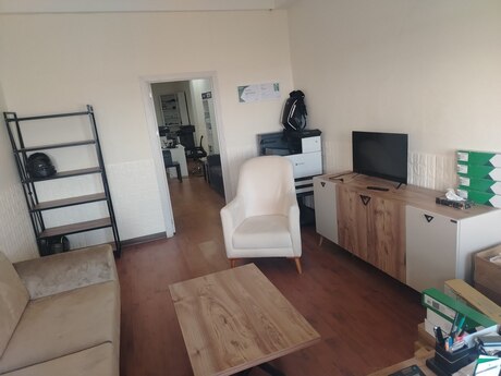 3 otaqlı ofis - Ağ şəhər q. - 120 m²