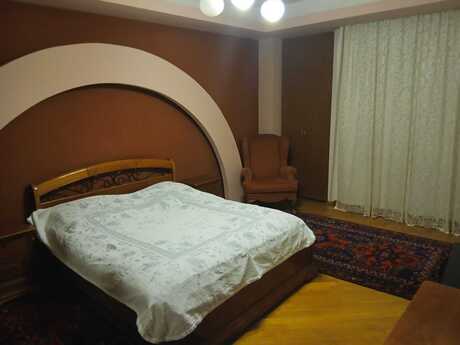 5 otaqlı yeni tikili - 8 Noyabr m. - 220 m²