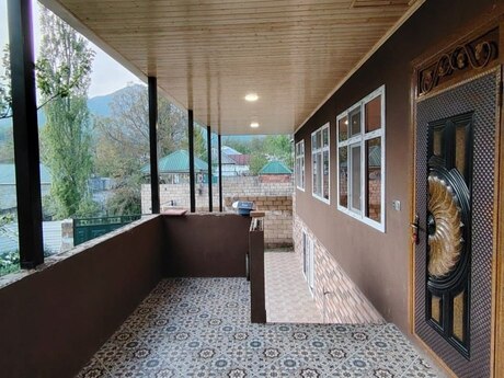 3 otaqlı həyət evi/bağ evi - Qəbələ - 88 m²