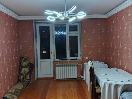 4 otaqlı köhnə tikili - Neftçilər m. - 70 m²