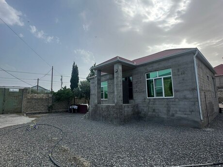 3 otaqlı həyət evi/bağ evi - Qala q. - 110 m²
