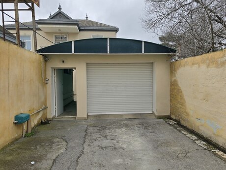 6 otaqlı həyət evi/bağ evi - Binəqədi q. - 200 m²