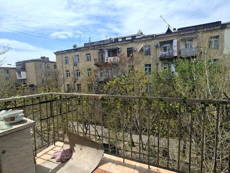 2 otaqlı köhnə tikili - Elmlər Akademiyası m. - 60 m²