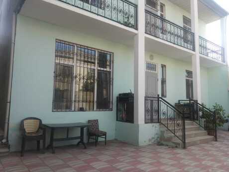 5 otaqlı həyət evi/bağ evi - Bakıxanov q. - 190 m²