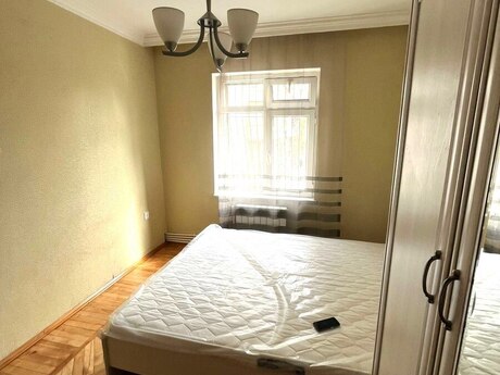 2 otaqlı köhnə tikili - Ağ şəhər q. - 60 m²