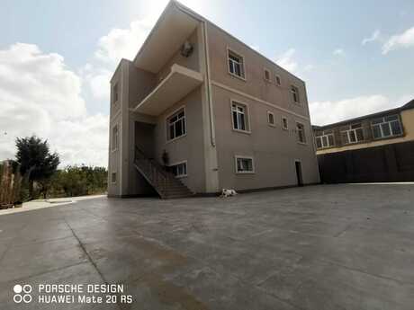 6 otaqlı həyət evi/bağ evi - Mehdiabad q. - 300 m²