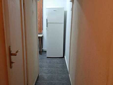 2 otaqlı köhnə tikili - İnşaatçılar m. - 50 m²