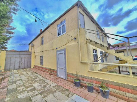 6 otaqlı həyət evi/bağ evi - Saray q. - 253 m²