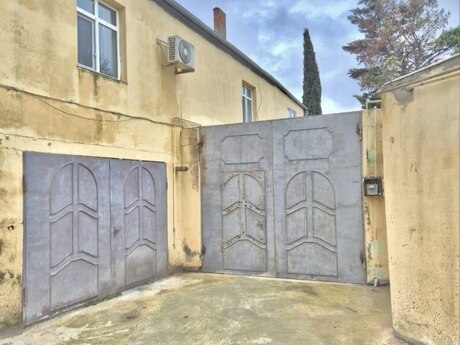 6 otaqlı həyət evi/bağ evi - Saray q. - 253 m²