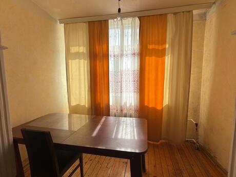 3 otaqlı köhnə tikili - Azadlıq Prospekti m. - 110 m²