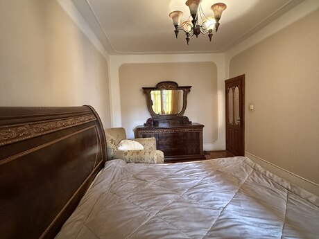 4 otaqlı köhnə tikili - Suraxanı r. - 100 m²