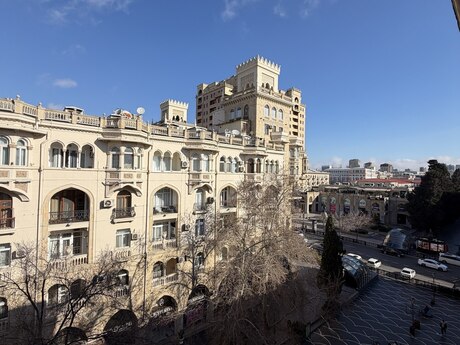 Объявление №5905636 - Баку, м. Сахил, 2-комн., 45 м², 5/5 этаж