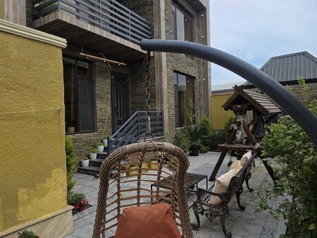 6 otaqlı həyət evi/bağ evi - Zabrat q. - 200 m²