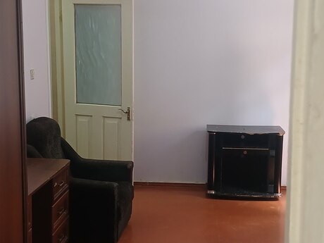 1 otaqlı köhnə tikili - Xalqlar Dostluğu m. - 42 m²