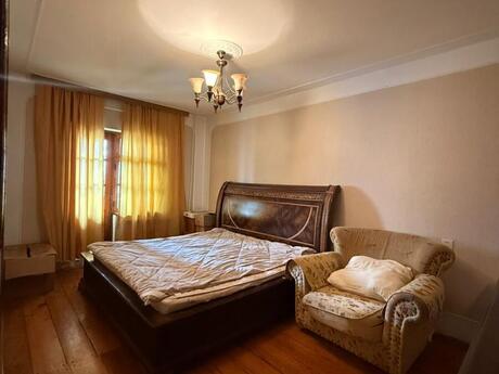 4 otaqlı köhnə tikili - Yeni Günəşli q. - 100 m²