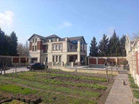 6 otaqlı həyət evi/bağ evi - Binəqədi q. - 280 m²
