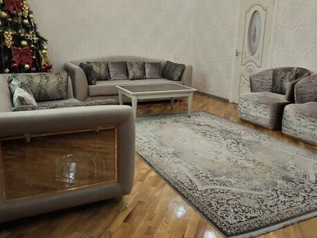 5 otaqlı həyət evi/bağ evi - Bakıxanov q. - 250 m²