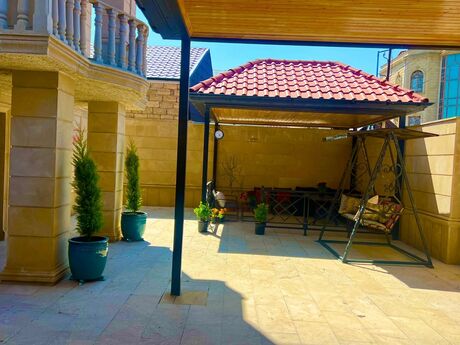 5 otaqlı həyət evi/bağ evi - Bakıxanov q. - 250 m²