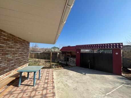 5 otaqlı həyət evi/bağ evi - Saray q. - 180 m²