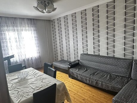 3 otaqlı köhnə tikili - Massiv D q. - 90 m²