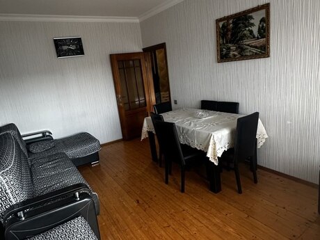 3 otaqlı köhnə tikili - Massiv D q. - 90 m²