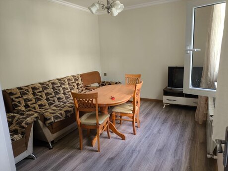 2 otaqlı köhnə tikili - Qaraçuxur q. - 70 m²