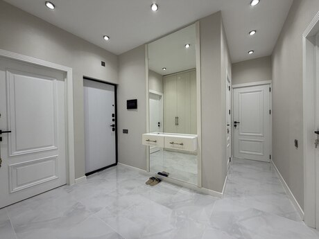 4 otaqlı köhnə tikili - Bakıxanov q. - 100 m²